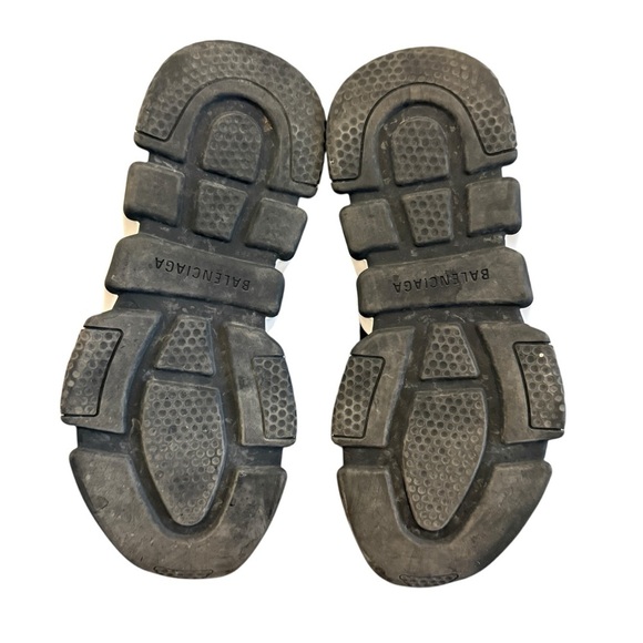 Balenciaga Black and White Speed Trainers - Picture 6 of 9